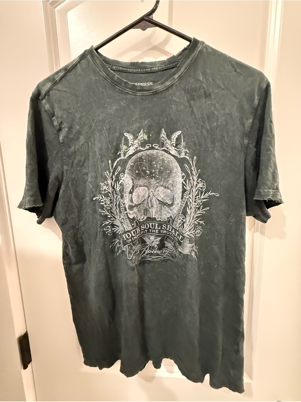 Express Black Graphic Skull Short Sleeve Tee